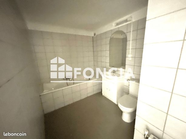 https://img.leboncoin.fr/api/v1/lbcpb1/images/de/4a/4a/de4a4a3b8a79f5071771ff1fe9a36ec8f8058e63.jpg?rule=ad-image