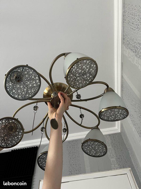 Lustre (image 1)