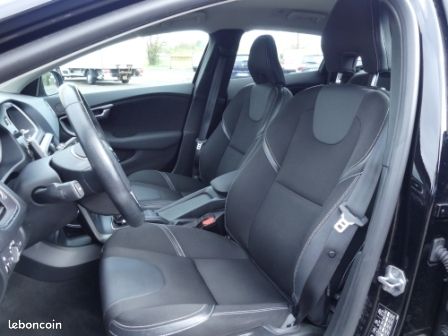 Volvo V40 D2 120CH MOMENTUM BUSINESS GEARTRONIC (image 8)