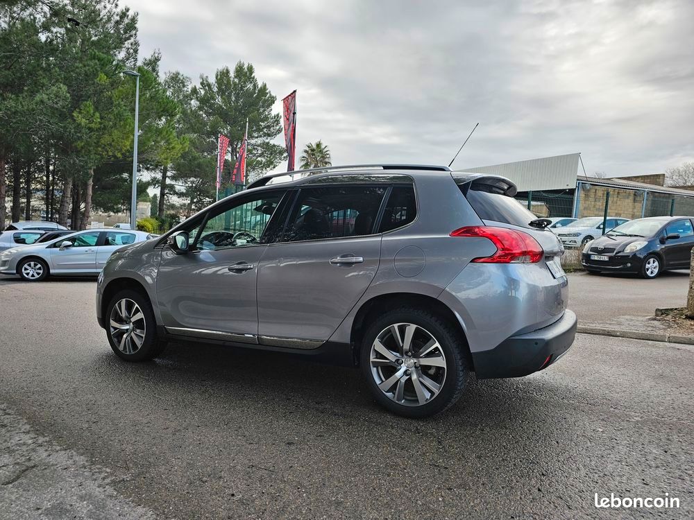 Peugeot 2008 1.6 VTi 120 ch Féline Titane (image 5)
