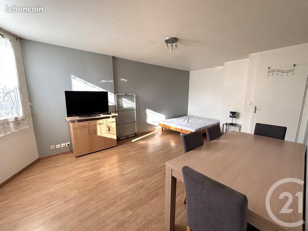 Studio 1 pièce 35 m²