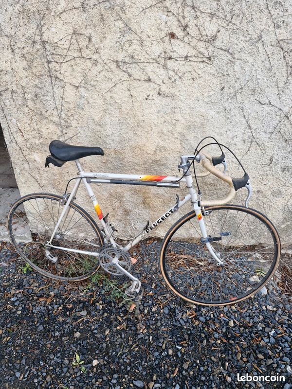 Vélo De Course Peugeot PSN10 Vintage 1978 - Taille 56cm - Couleur Or - État Neuf Avec Défauts Mineurs