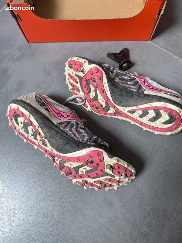 Chaussure athlétisme pointe 38,5 (image 3)