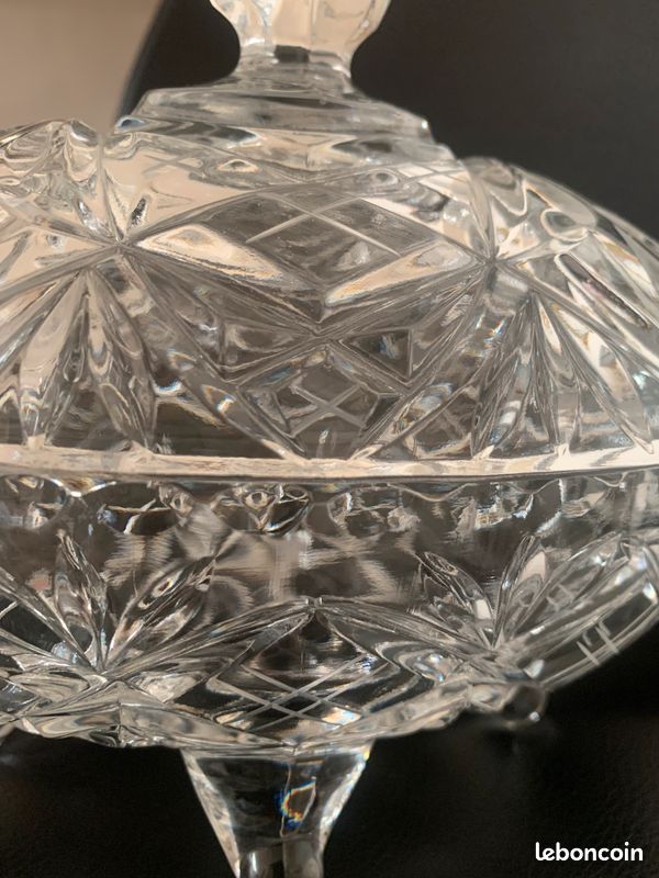 Bonbonnière ancienne en cristal taillé - France