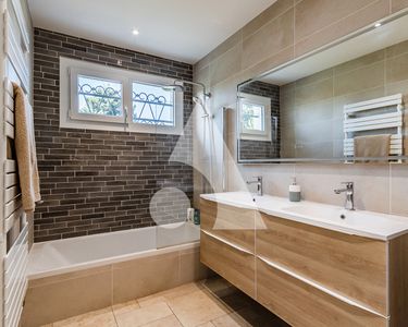 Maison 745 000 € - 225 m²
