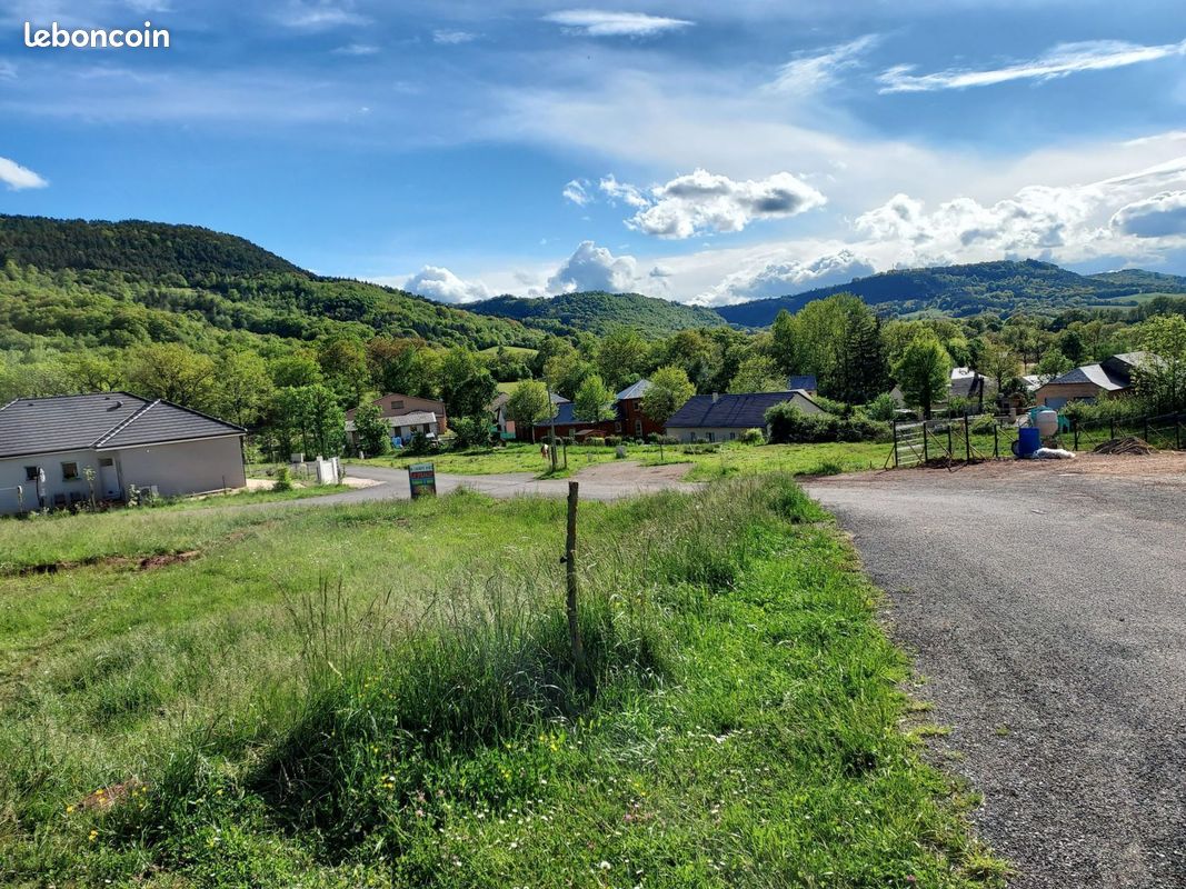 Terrain 644 m² · à Saint-Laurent-d'Olt · 644 m² · 16 100 €