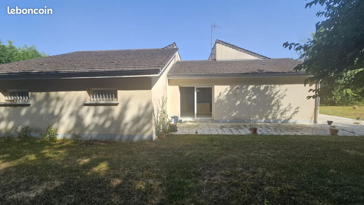 Maison 6 pièces 230 m² · à Le Dorat · 230 m² · 295 000 €