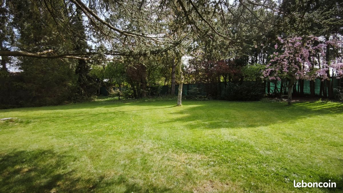Terrain 1050 m² · à Méricourt · 1 050 m² · 122 000 €
