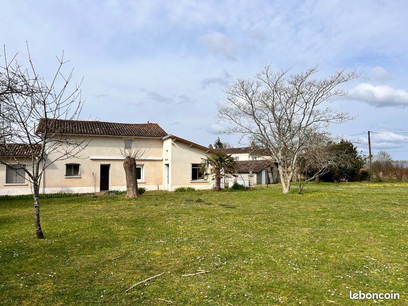 Maison 8 pièces 148 m² · à Fomperron · 148 m² · 139 000 €