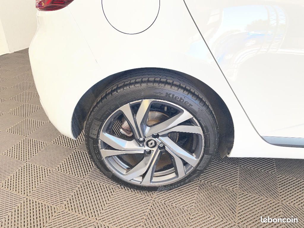 Renault Clio V E-Tech hybride 145 RS Line (image 25)