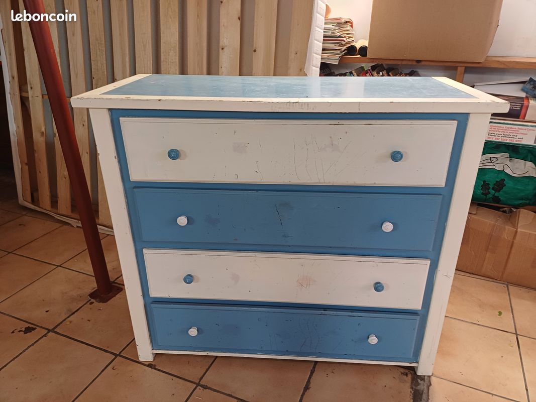 Commode (image 1)