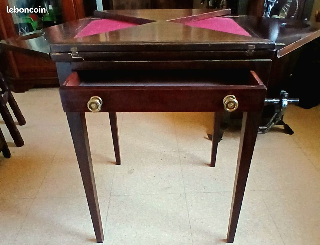 TABLE ANCIENNE Dite "MOUCHOIR" EN ACAJOU (image 4)