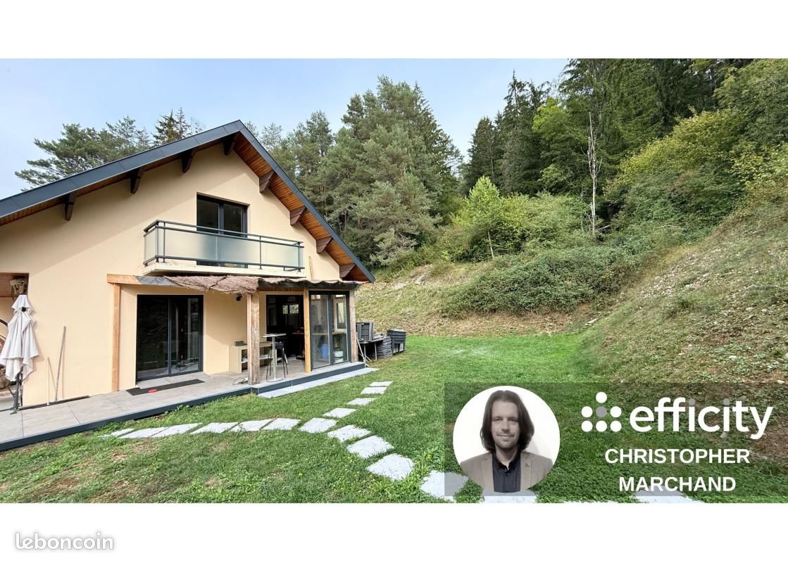 Maison 6 pièces 215 m² · à Saint-Martin-du-Frêne · 215 m² · 650 000 €