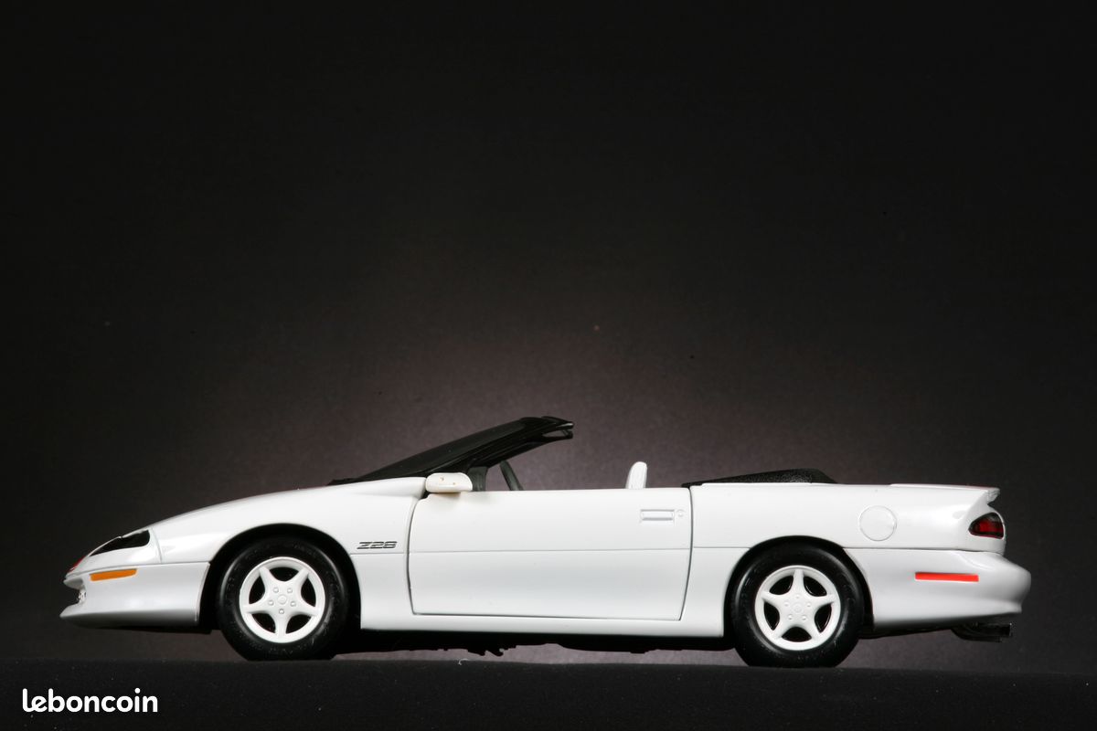 VOITURE MINIATURE COLLECTION 1/43 Chevrolet Camaro Z28 American cars