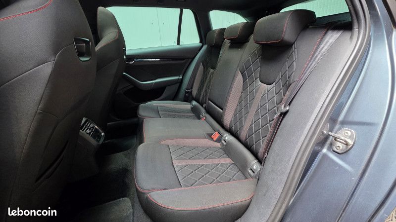 Skoda OCTAVIA COMBI 2.0 TDI 200CH RS DSG7 (image 14)
