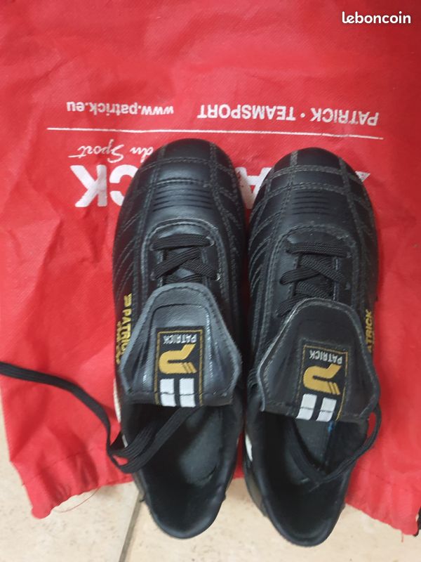 Chaussure foot cuir crampon Patrick Chaussures