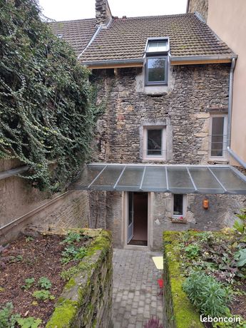 Magnifique Maison Completement Rénovée dans le centre de Cremieu