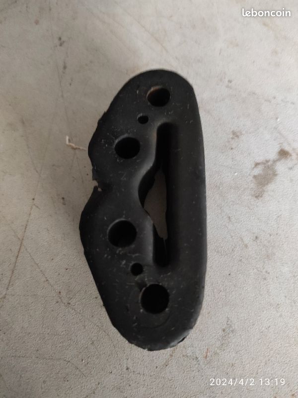 Caoutchouc silent bloc échappement fiat punto cabrio (image 1)