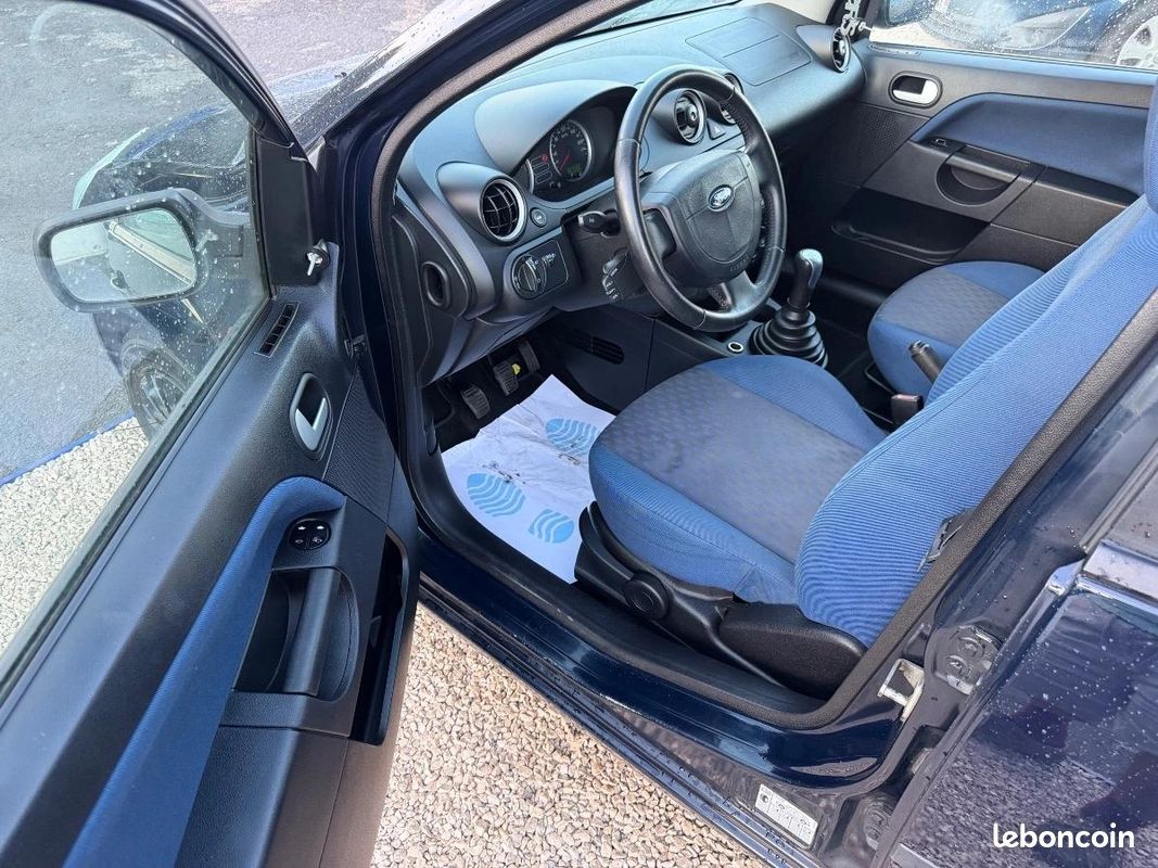 Ford Fiesta 1.4 TDCI 70 AMBIENTE (image 6)