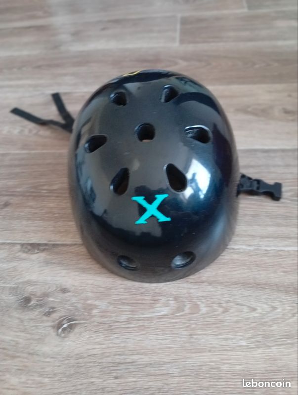 Casque trottinette/ rollers/ skates (image 2)