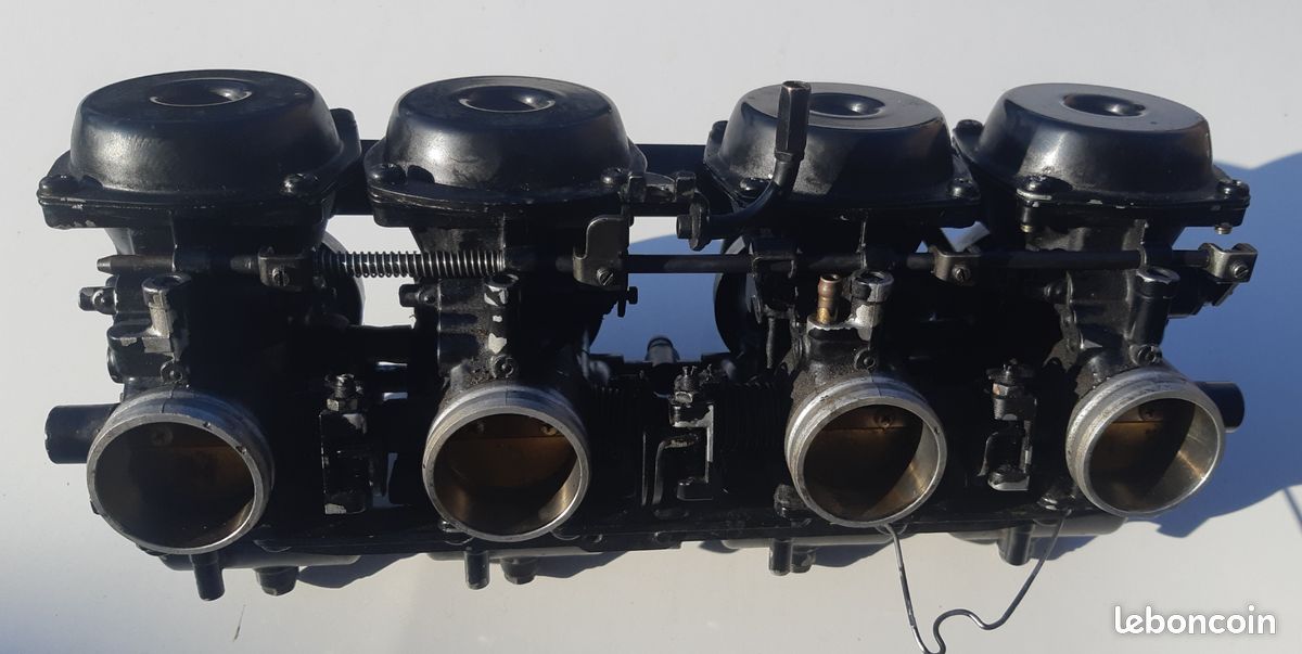 Rampe carburateur SUZUKI GSX 1100 (image 1)