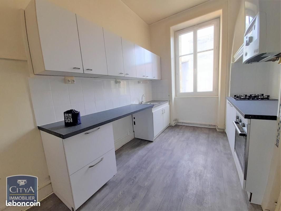 Appartement 5 pièces 110 m² · à Limoges · 110 m² · 870 €/mois
