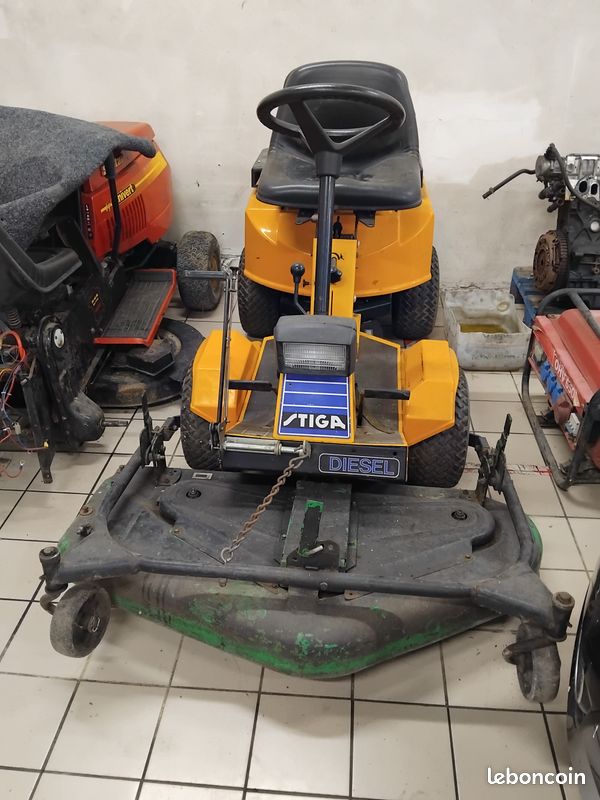 Tracteur tondeuse STIGA Diesel moteur LOMBARDINI (image 1)