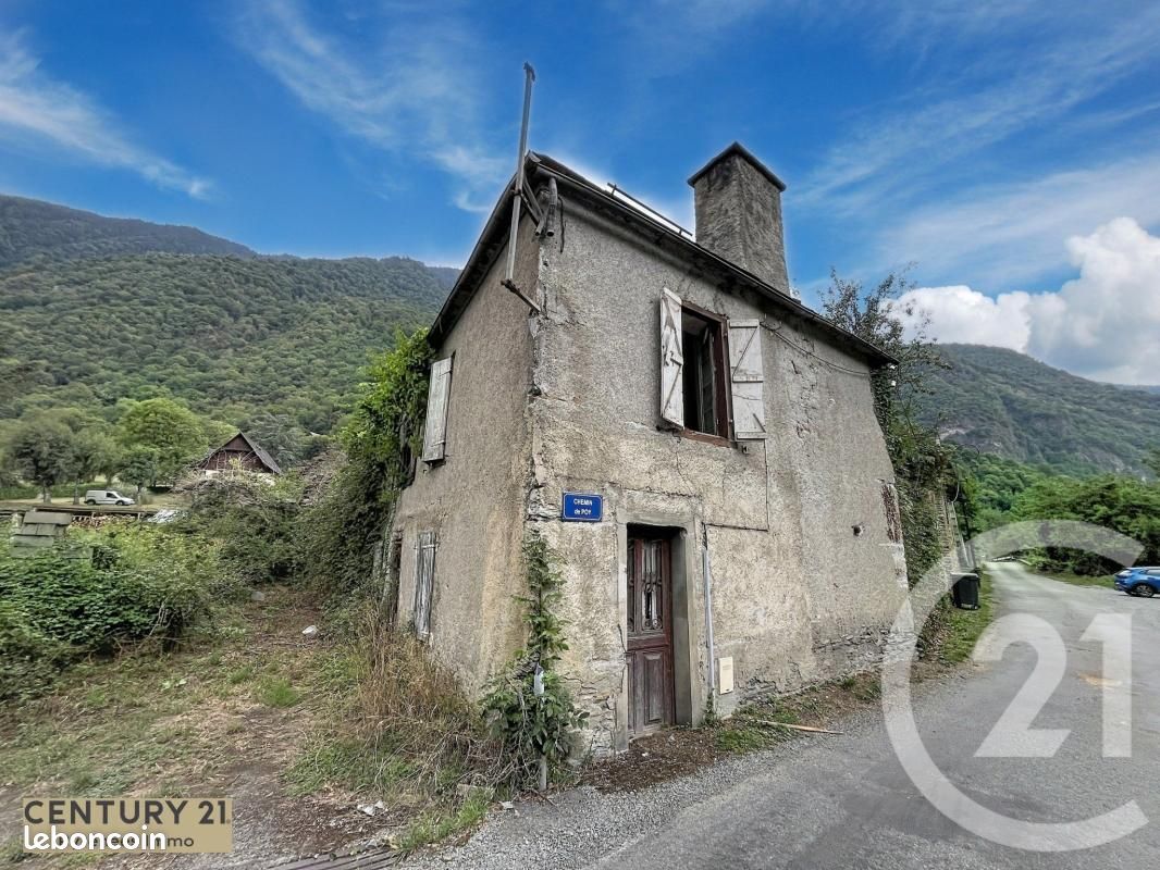 Maison 13 pièces 140 m² · à Antignac · 140 m² · 130 000 €