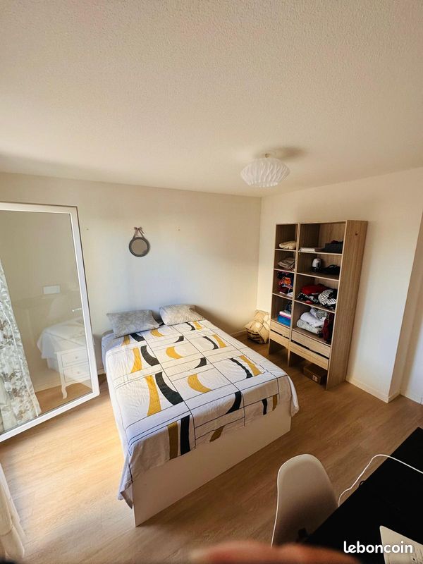 Appartement 4 pièces 80 m² · à Vénissieux · 80 m² · 570 €
