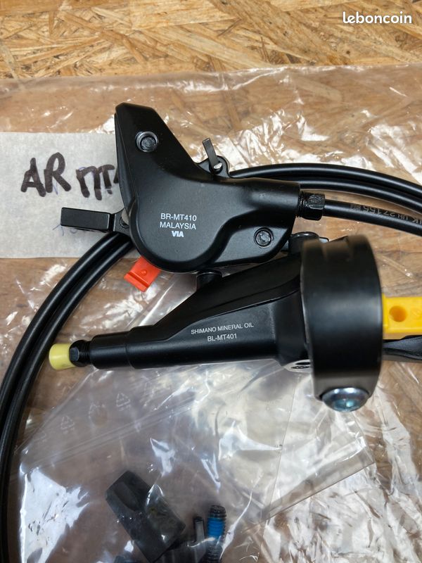 Shimano Set de Freins à Disque av+arr BR-MT410 BL-M401