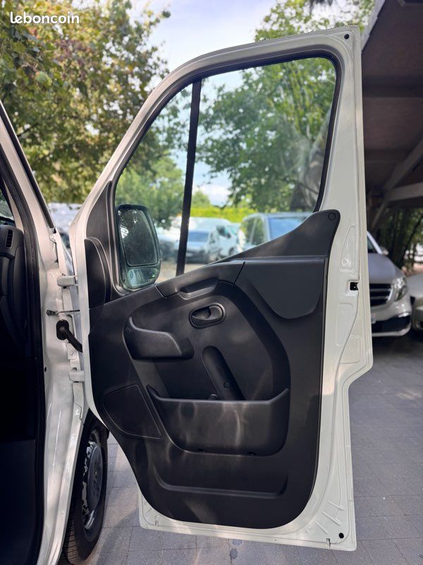 Renault Master Fg F3500 L2H2 2.3 dCi 135ch Grand Confort E6 2020 – photo 12
