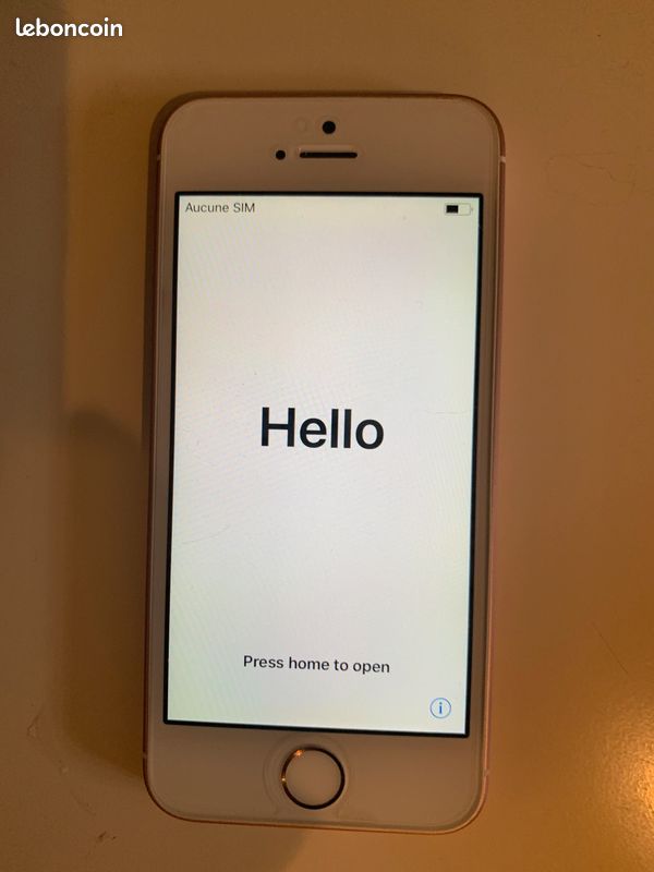 Iphone se gold (image 1)