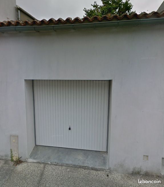 Garage/box Angoulins · 100 €/mois