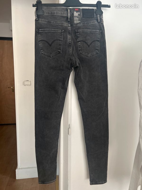 Jean Skinny LEVI’S 720 slim taille haute neuf 36 (image 5)