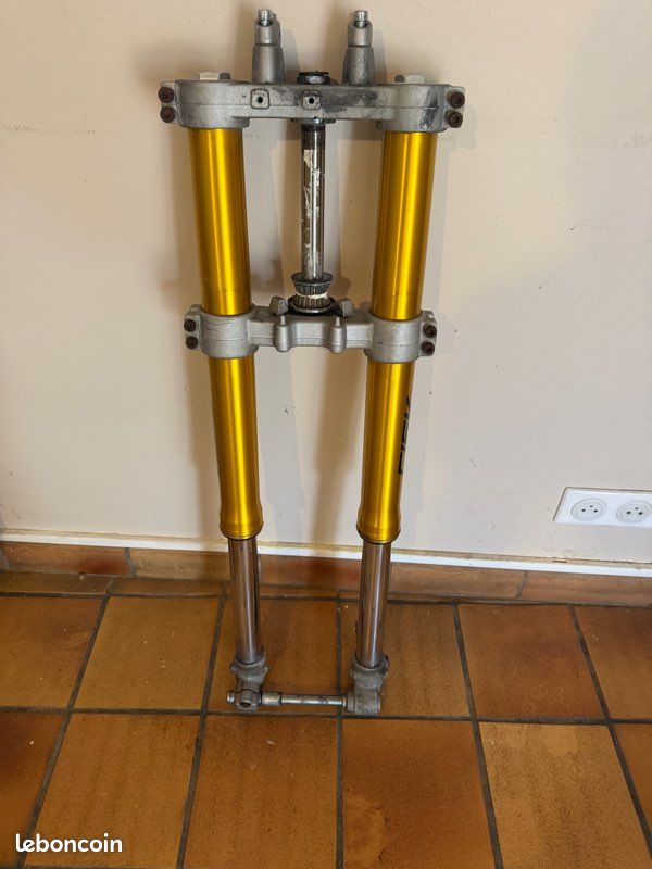 Fourche inversée (image 1)