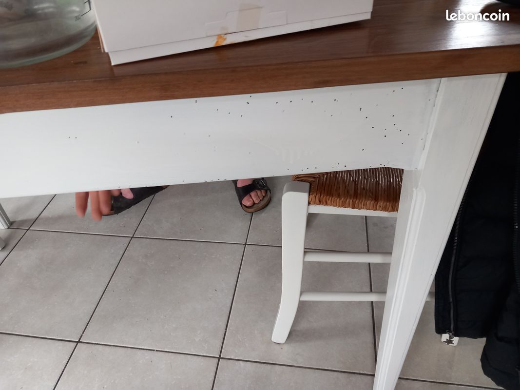 Table (image 6)