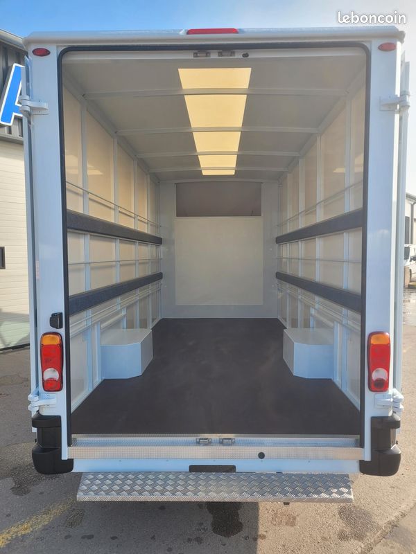 RENAULT MASTER L3H1 PLANCHER CABINE 2.3 Blue DCI 165 GRAND CONFORT CAISSE GRAND VOLUME 22 m3 « PROCAR » NEUF avec GPS + CLIMATISATION AUTOMATIQUE / CYLINDRÉE MOTEUR 2.3 LITRES ( Prix Vente 48 990 HT ) (image 3)