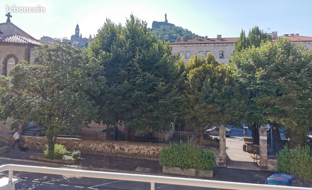 Appartement 6 pièces 81 m² · à Le Puy-en-Velay · 81 m² · 135 000 €