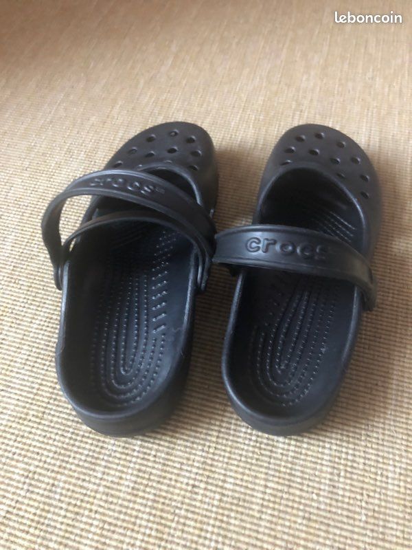 Crocs (image 2)