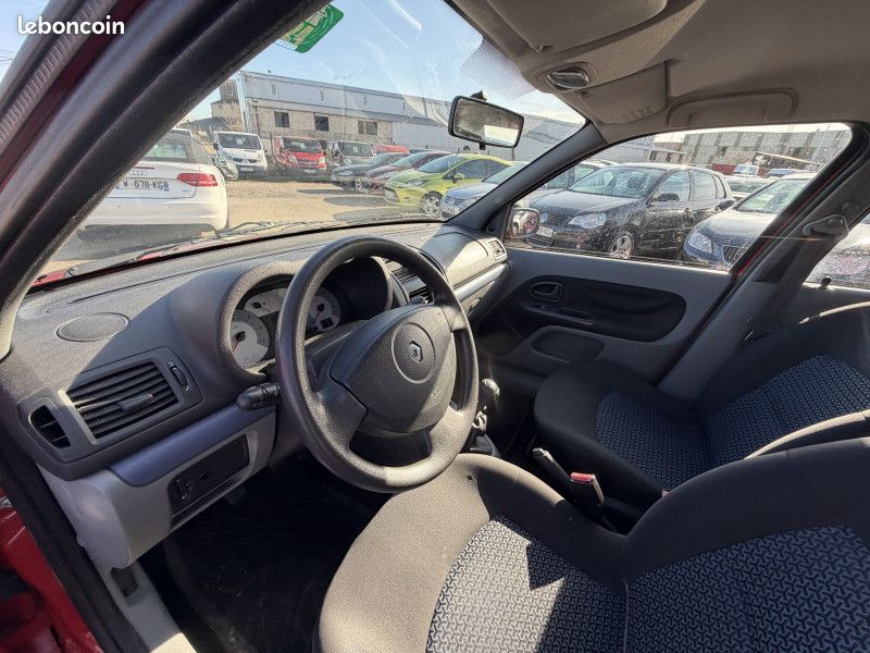 Renault CLIO II 1.2 16V 75CH THALIA 5P (image 11)