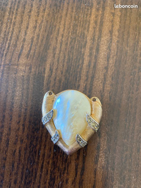 Broche Fantaisie Vintage TRIFARI - Métal Doré - Occasion