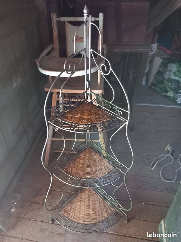 Etagère d'angle osier (image 1)