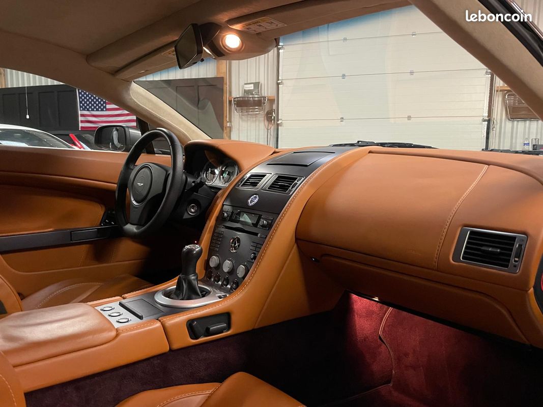 Aston Martin V8 Vantage 4.3 385 BVM6 Meteorite Silver - Carnet d'entretien disponible (image 5)