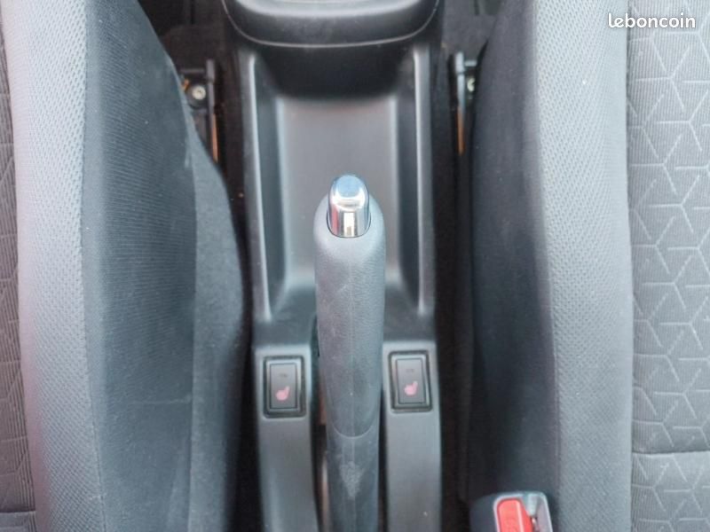 Suzuki Swift 1.2 Hybrid 83ch Privilège (image 37)