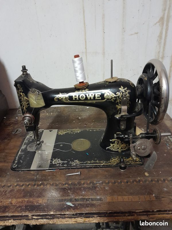 Machine à coudre à pédale (image 1)