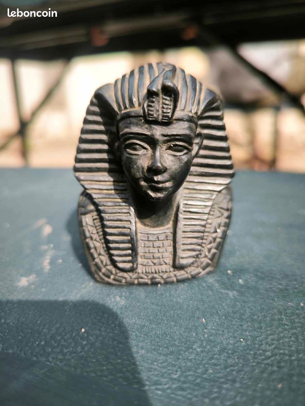 Reproduction buste roi egyptien en resine avec signature (image 1)