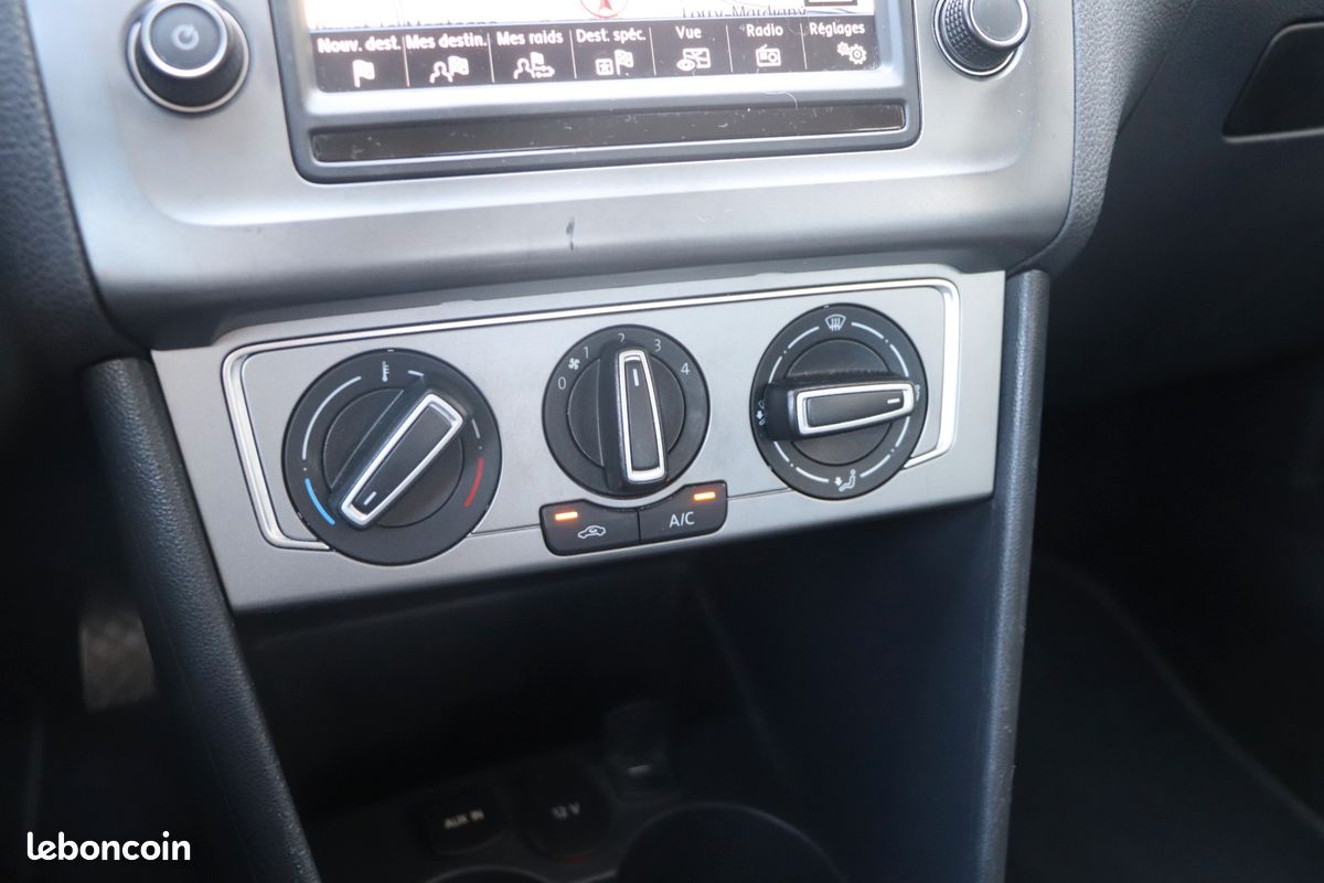 Volkswagen polo 1.2 tsi 90 lounge (image 24)