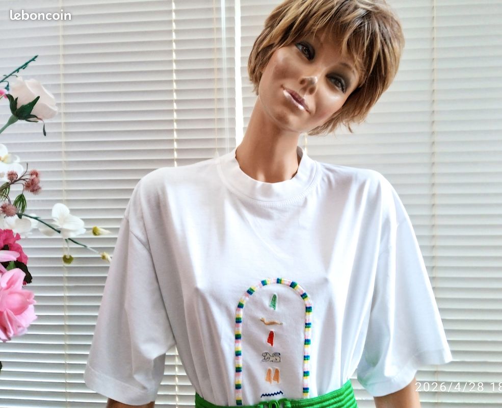 Tee shirt blanc motif cartouche (image 4)