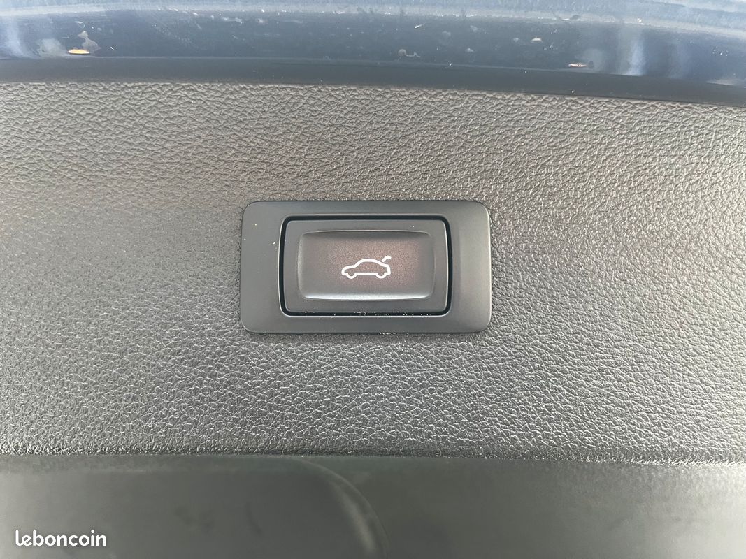 AUDI S7 SPORTBACK 4.0 TFSI 420ch QUATTRO S TRONIC 7 Sièges à mémoire chauffants ventilés Pack carbone Clim 4 zones Attelage amovible (image 28)