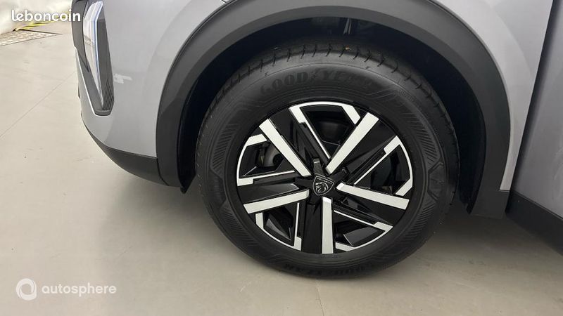 Peugeot 2008 1.2 PureTech 100ch S&S Style (image 20)